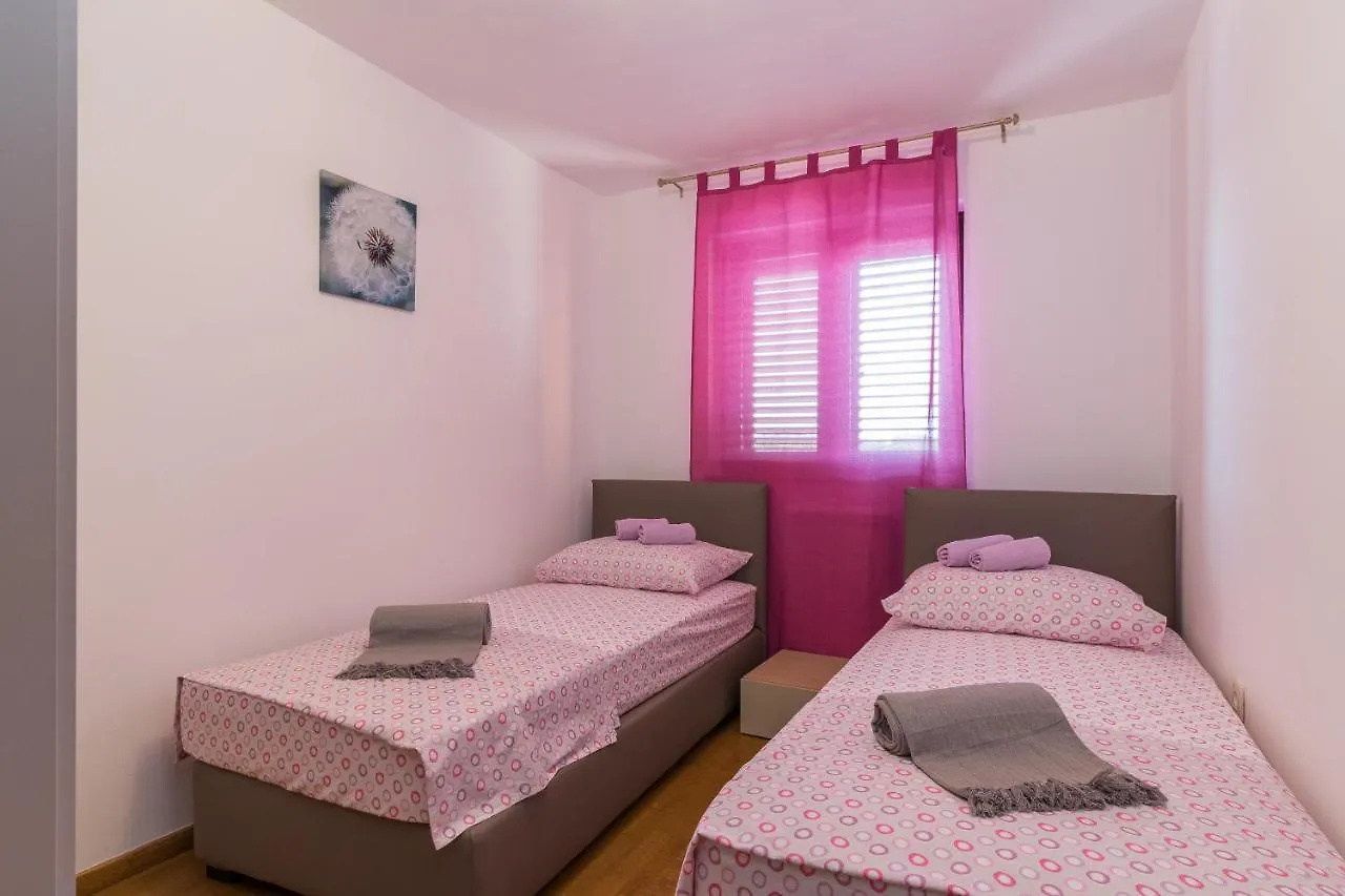 Luxury Villa Hedone With Pool & Whirpool In Pula Near The Beach