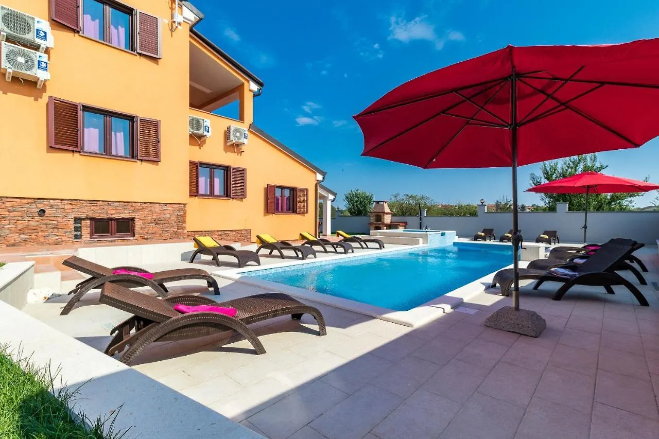 Luxury Villa Hedone With Pool & Whirpool In Pula Near The Beach Croatia