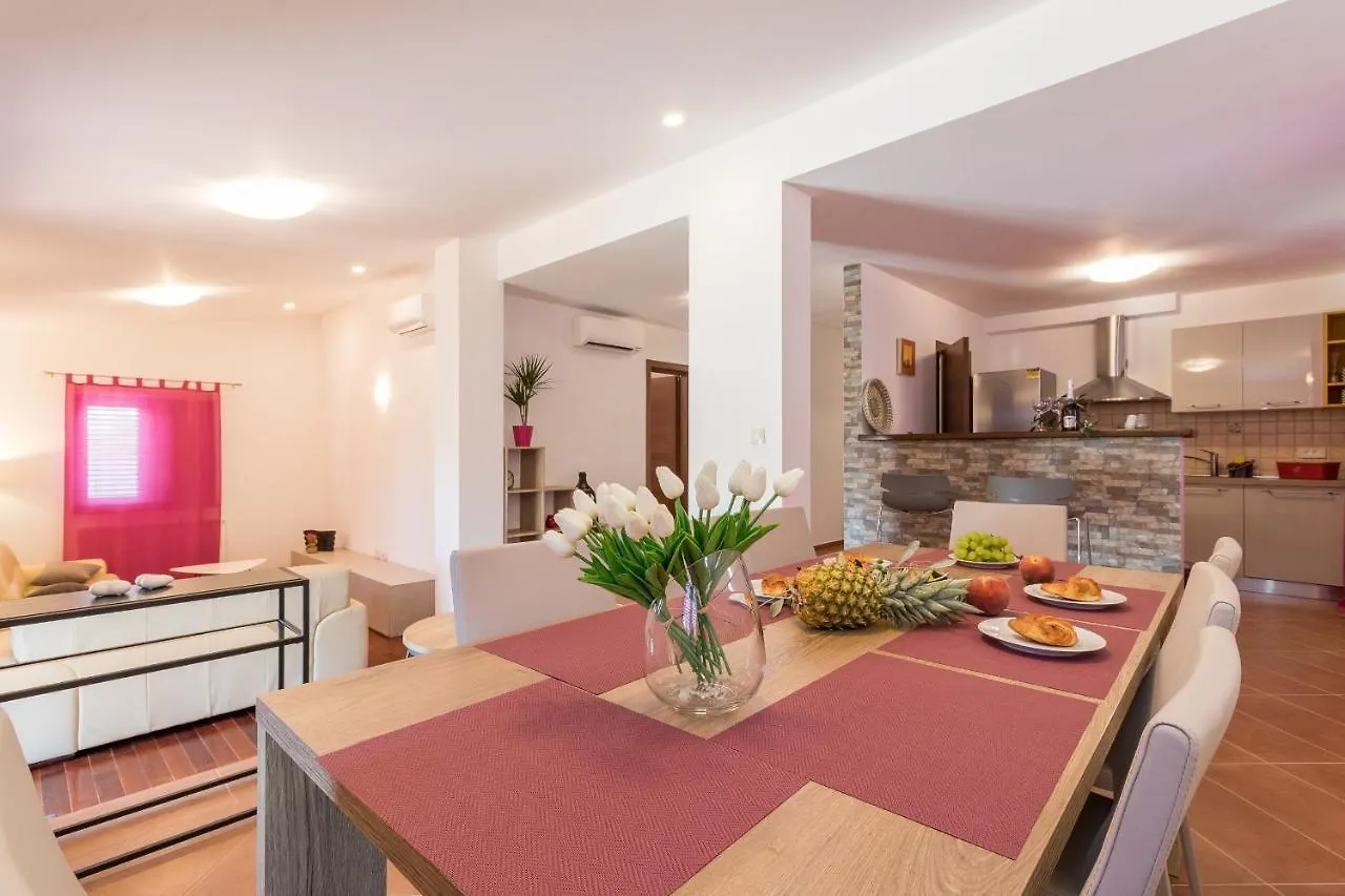 Luxury Villa Hedone With Pool & Whirpool In Pula Near The Beach 0*,  Croatia