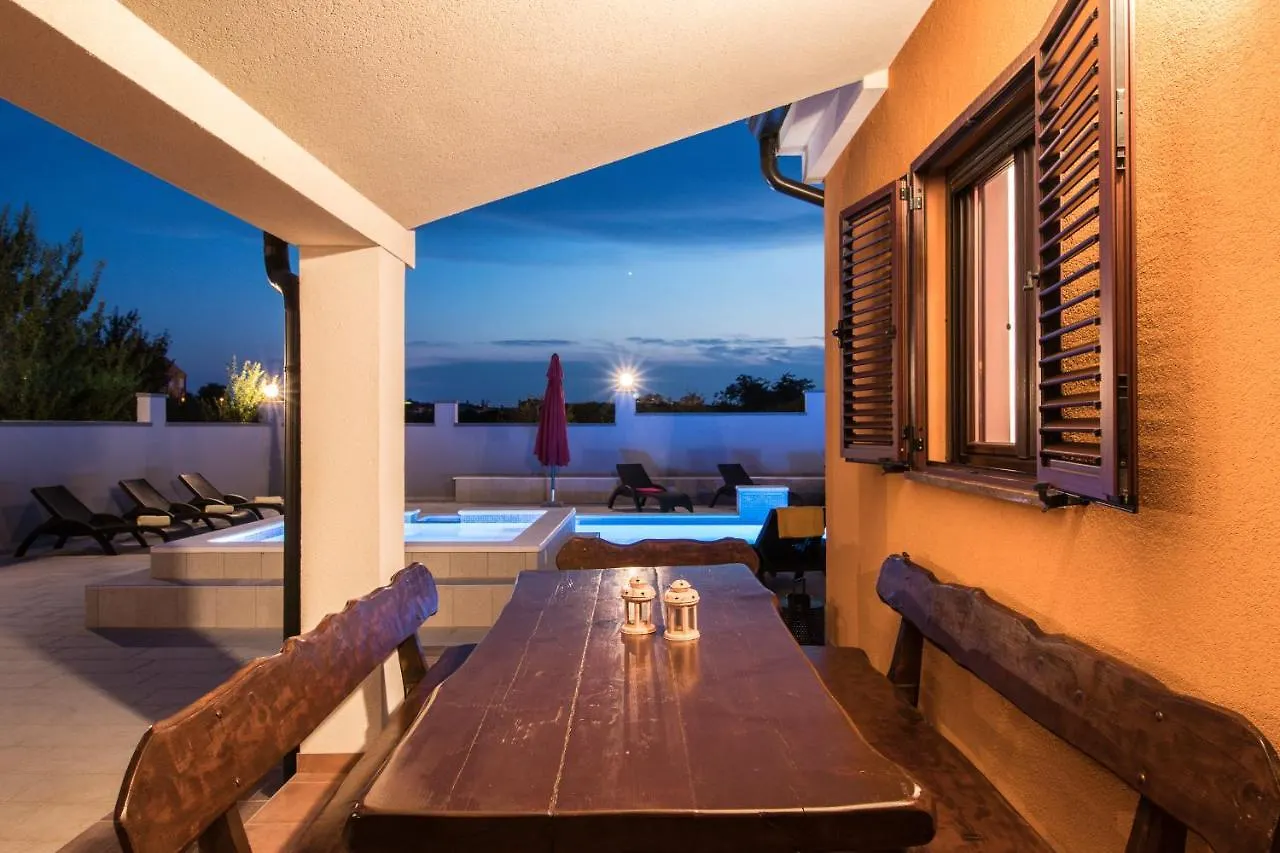 Luxury Villa Hedone With Pool & Whirpool In Pula Near The Beach Croatia